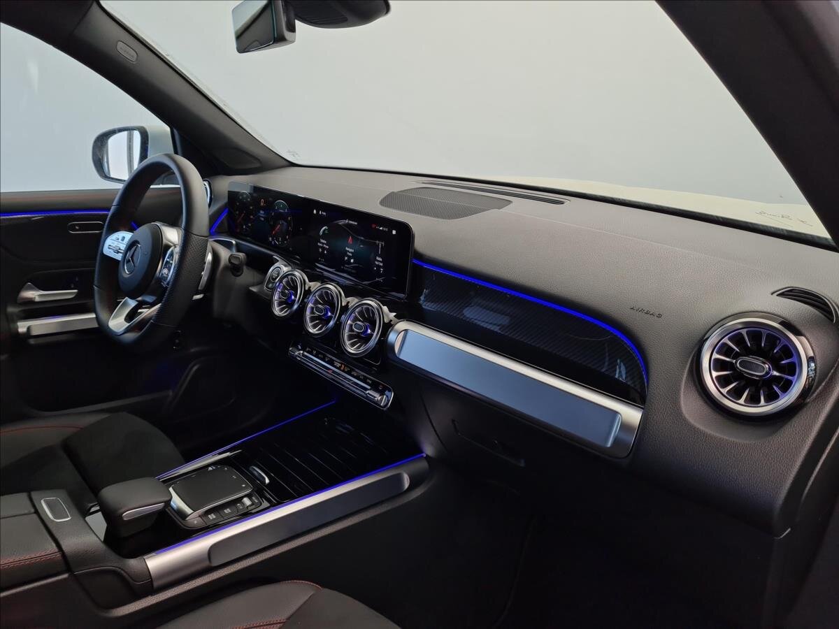 Mercedes-Benz GLB SUV / Terénní 1,3 l 120 kw