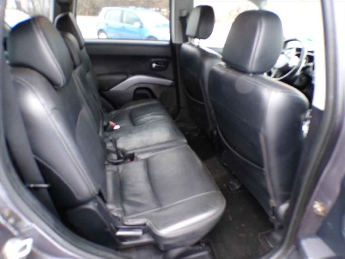 Mitsubishi Outlander Kombi 2,4 l 125 kw