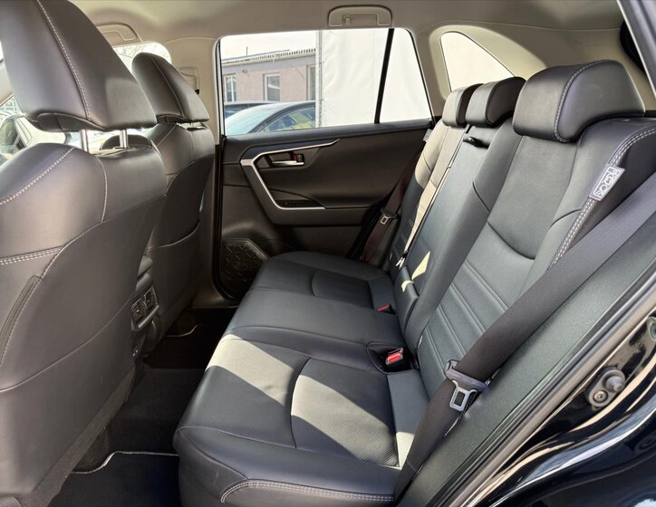 Toyota RAV4 SUV / Terénní 2,5 l 131 kw