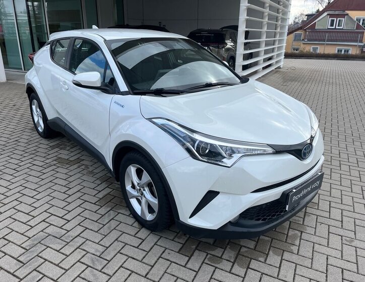 Toyota C-HR SUV / Terénní 1,8 l 72 kw