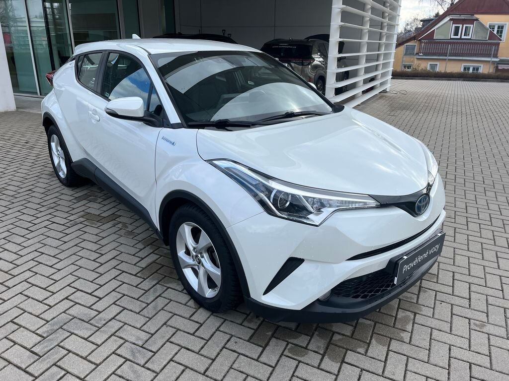 Toyota C-HR SUV / Terénní 1,8 l 72 kw