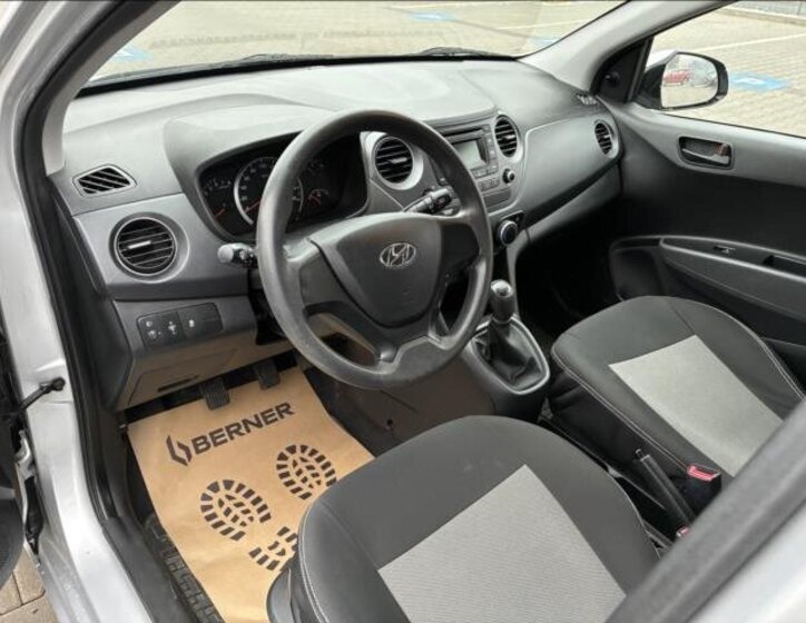Hyundai i10 8