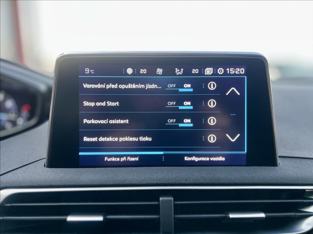 Peugeot 3008 SUV / Terénní 1,2 l 96 kw