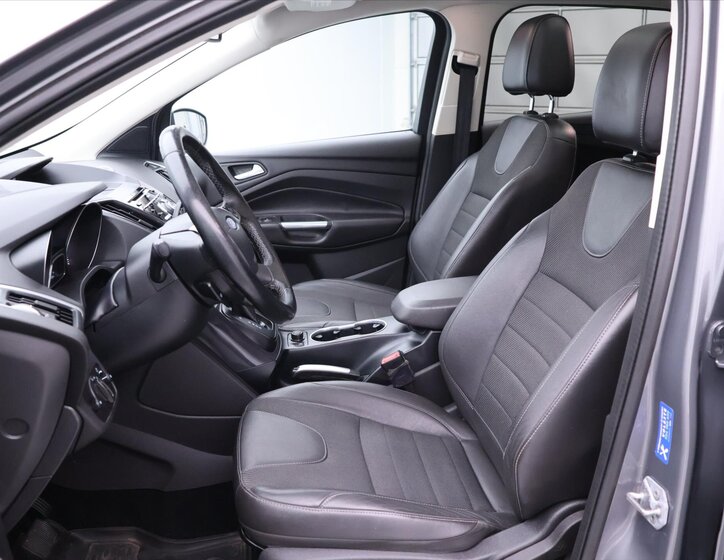 Ford Kuga SUV / Terénní 2,0 l 103 kw