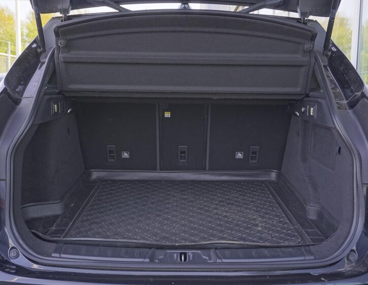 Jaguar F-Pace SUV / Terénní 2,0 l 184 kw