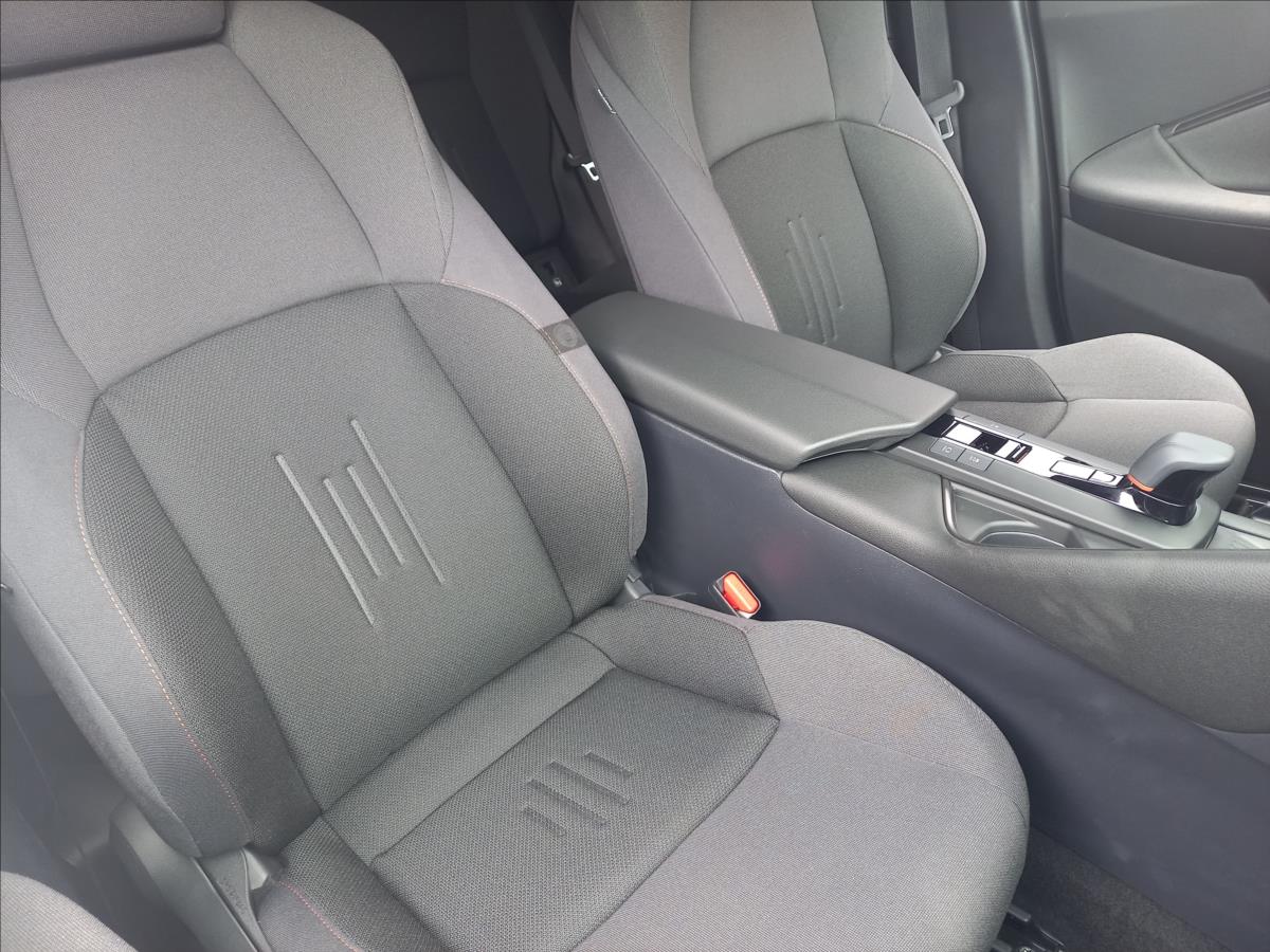 Toyota C-HR SUV 1,8 l 103 kw