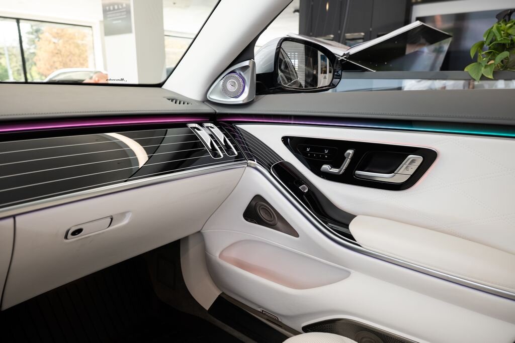 Mercedes-Benz Ostatní Sedan / Limuzína 6,0 l 450 kw