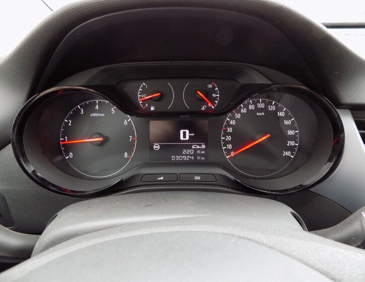 Opel Crossland X SUV 1,2 l 60 kw