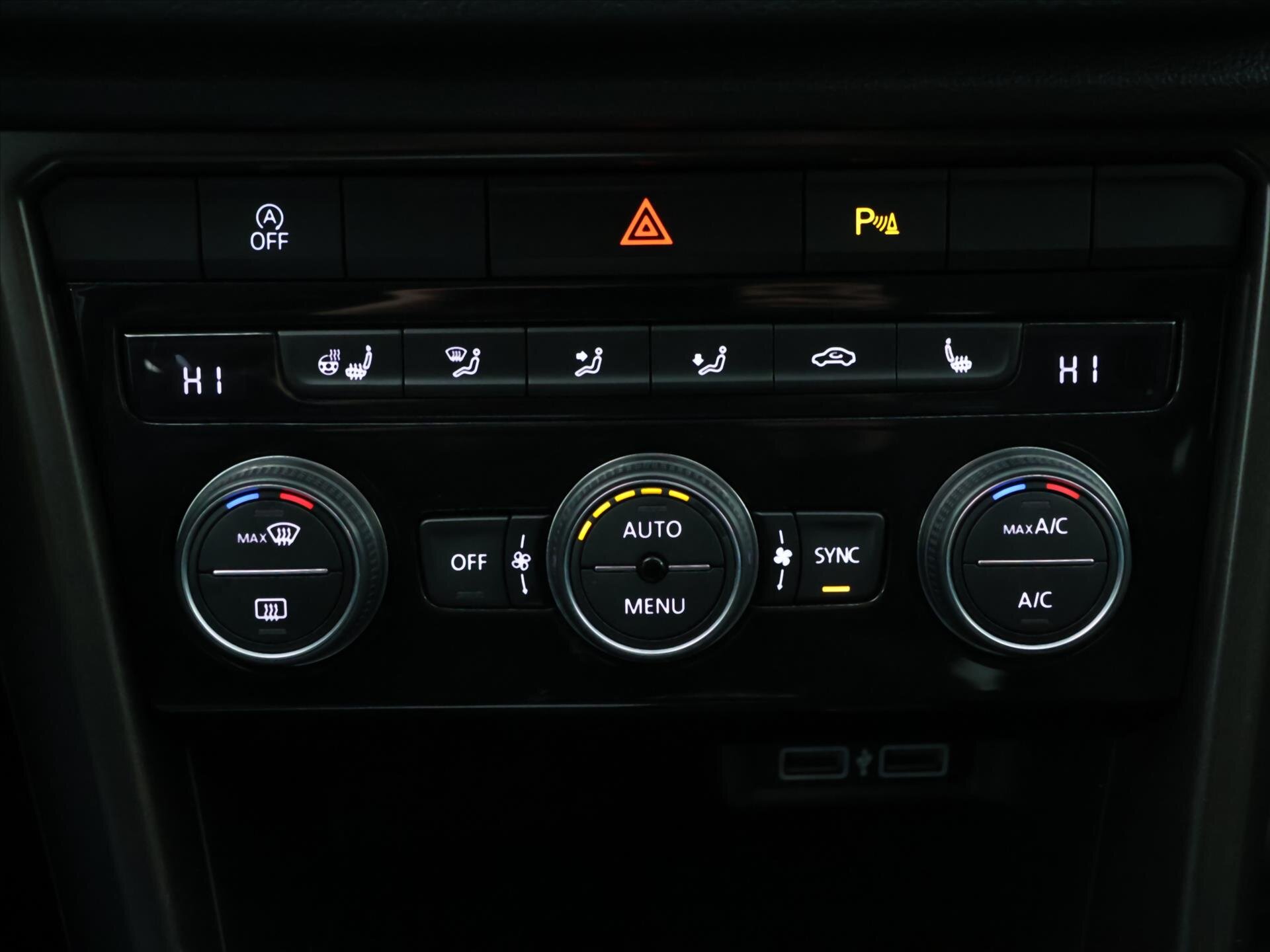 Volkswagen T-Roc SUV / Terénní 999,0 85 kw