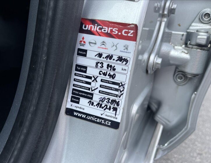 Mitsubishi Colt Hatchback 1,1 l 55 kw