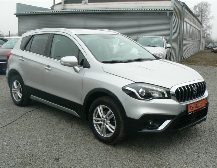 Suzuki SX4 S-Cross SUV / Terénní 1,4 l 103 kw