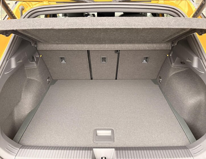 Volkswagen T-Roc SUV / Terénní 1,5 l 110 kw