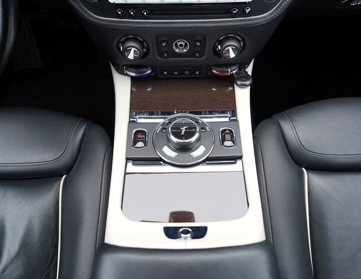 Rolls-Royce Ghost Sedan 6,6 l 420 kw