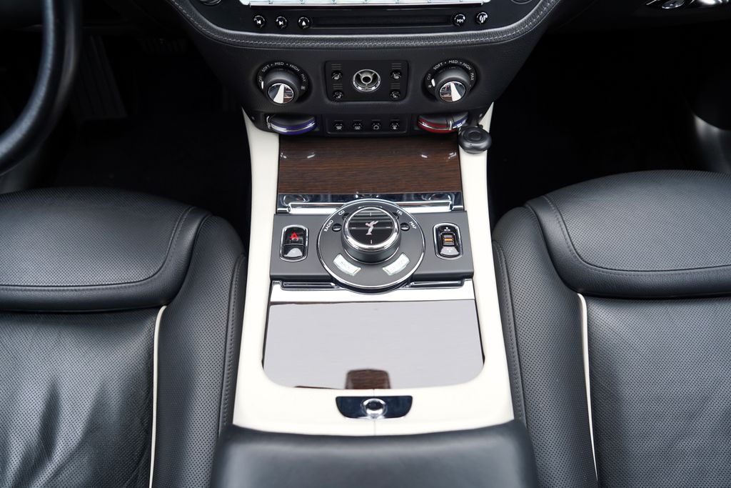 Rolls-Royce Ghost Sedan 6,6 l 420 kw