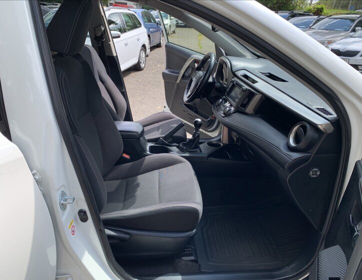 Toyota RAV4 Kombi 2,2 l 110 kw