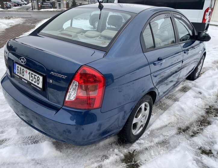 Hyundai Accent 7