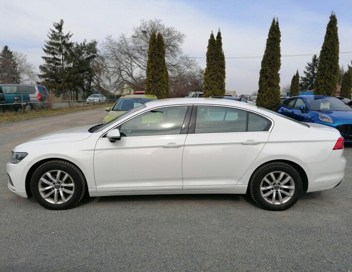 Volkswagen Passat Sedan / Limuzína 1,5 l 110 kw