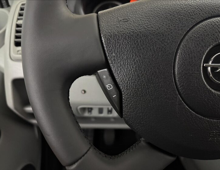 Opel Vivaro 10