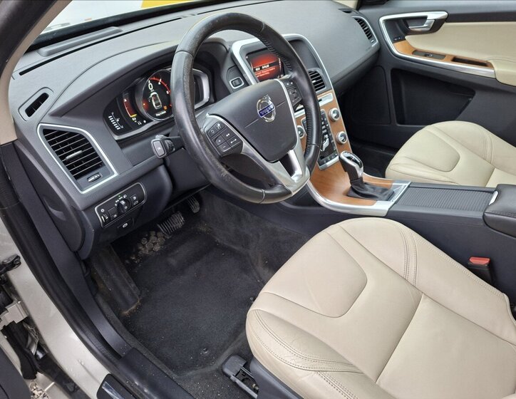 Volvo XC60 Kombi 2,4 l 162 kw