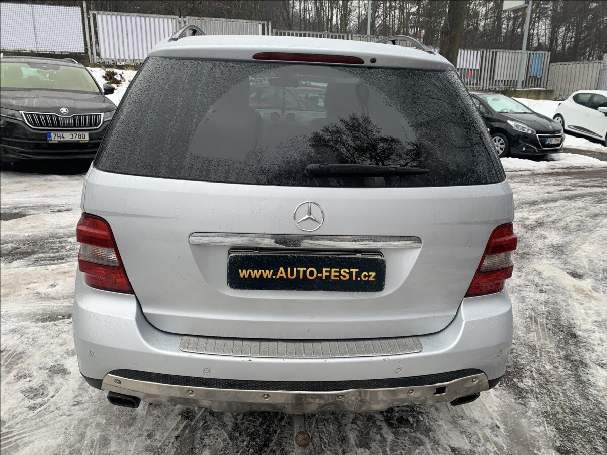 Mercedes-Benz Třídy M SUV / Terénní 4,0 l 225 kw