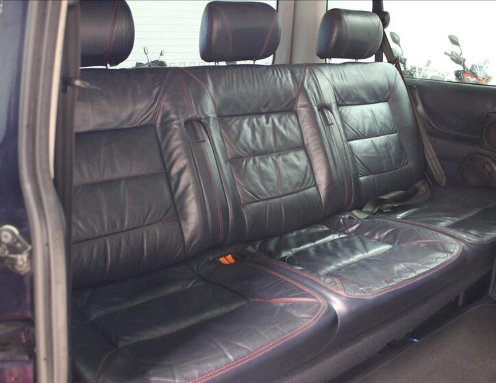 Volkswagen Caravelle Kombi 2,5 l 111 kw