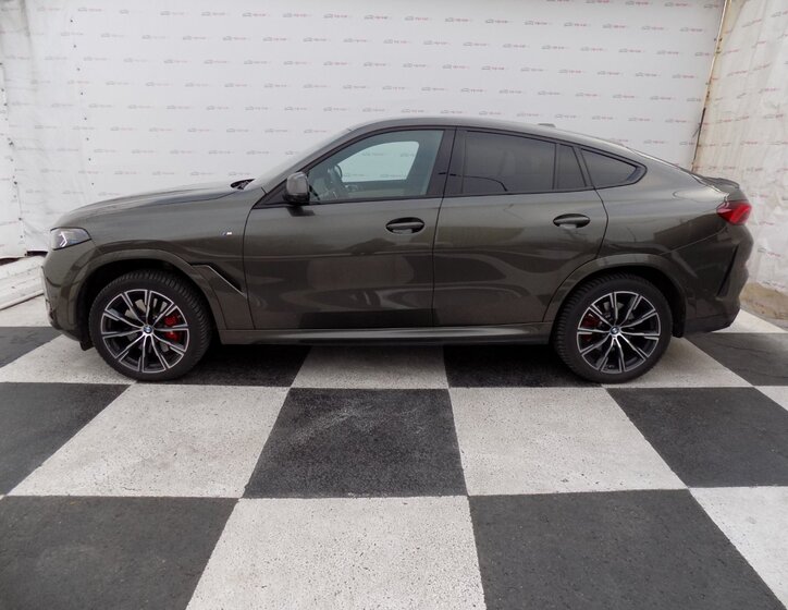 BMW X6 SUV 3,0 l 210 kw