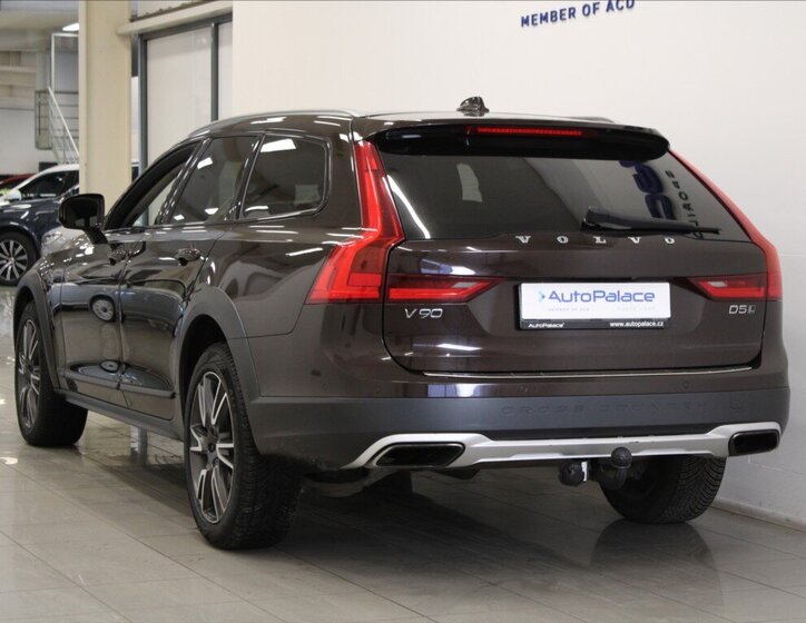 Volvo V90 Kombi 2,0 l 177 kw