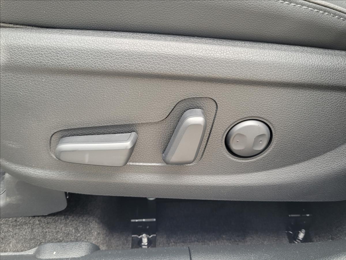 Hyundai Santa Fe SUV 1,6 l 195 kw