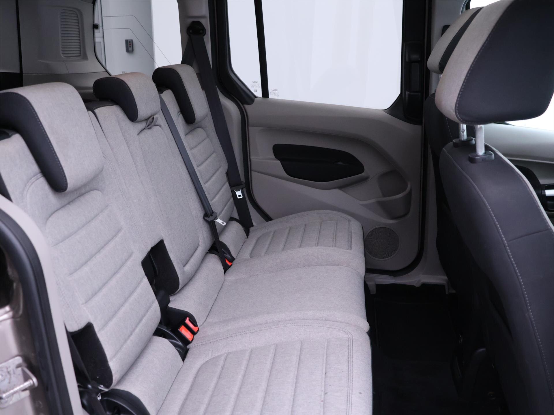 Ford Tourneo Connect Kombi 1,5 l 88 kw