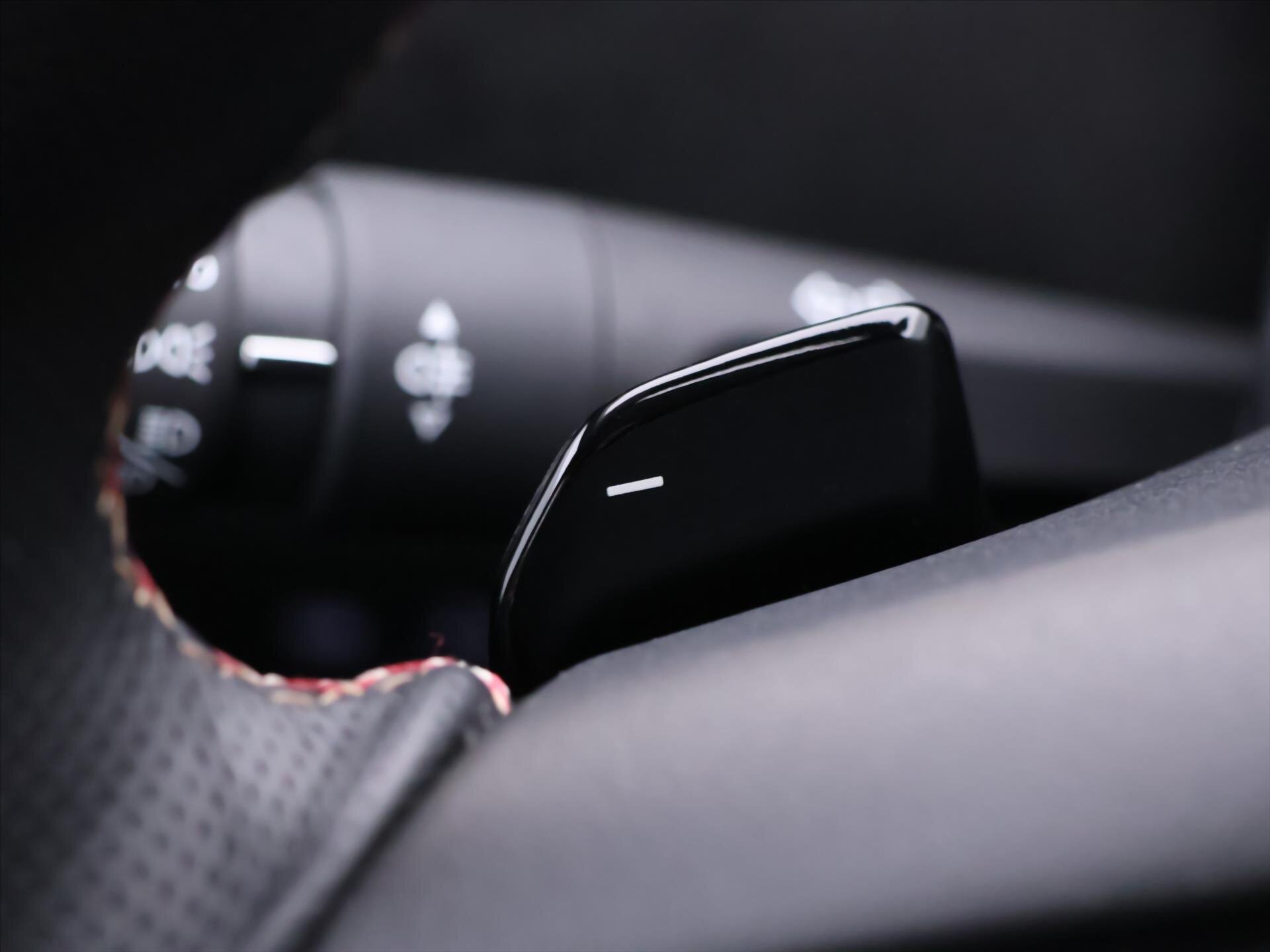 DS Automobiles DS4 Hatchback 1,6 l 165 kw