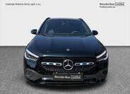 Mercedes-Benz GLA 8