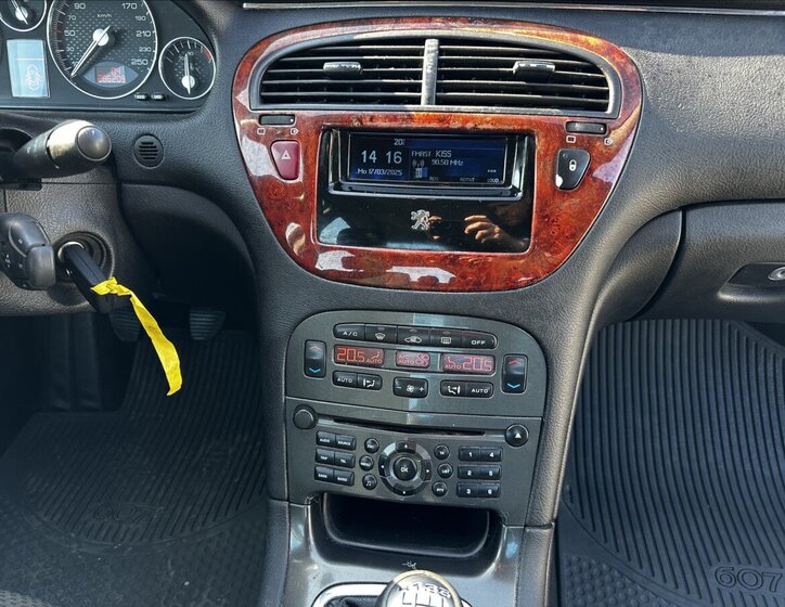 Peugeot 607 Sedan 2,0 l 100 kw