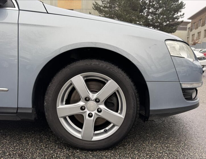 Volkswagen Passat Kombi 2,0 l 103 kw