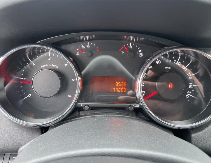 Peugeot 5008 MPV 2,0 l 110 kw