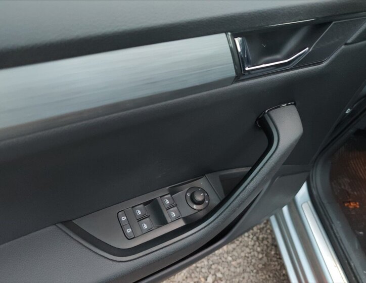 Škoda Superb Liftback 2,0 l 110 kw