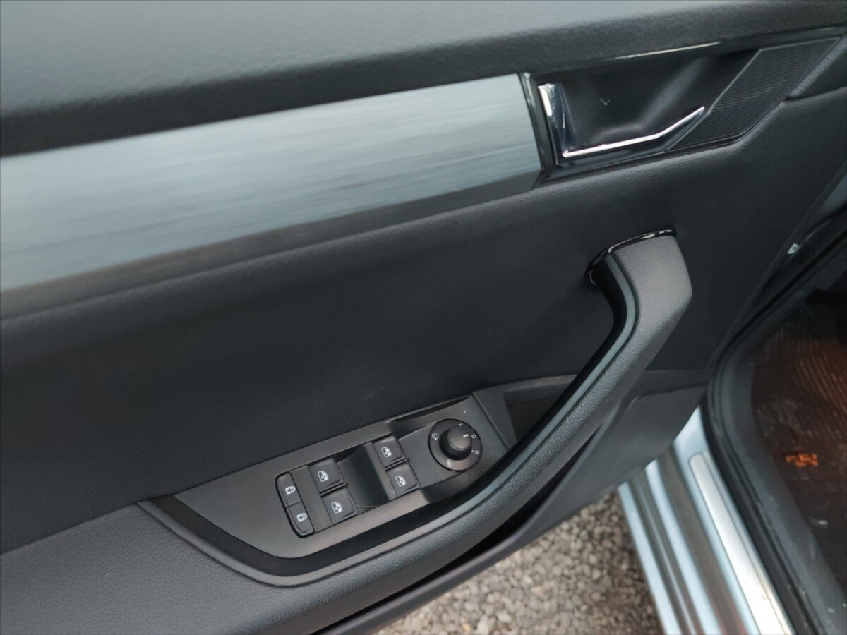 Škoda Superb Liftback 2,0 l 110 kw