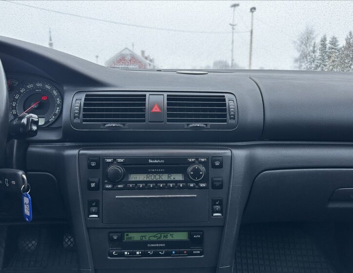 Škoda Superb Sedan 2,0 l 103 kw