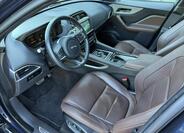 Jaguar F-Pace 11