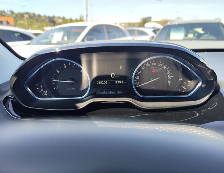 Peugeot 2008 SUV / Terénní 1,2 l 81 kw