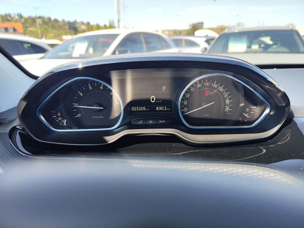 Peugeot 2008 SUV / Terénní 1,2 l 81 kw