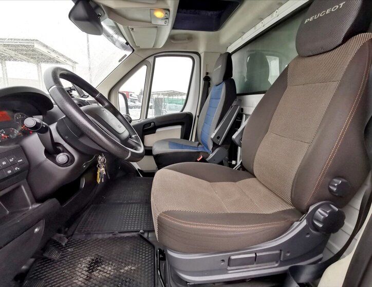 Peugeot Boxer Valník 2,2 l 110 kw