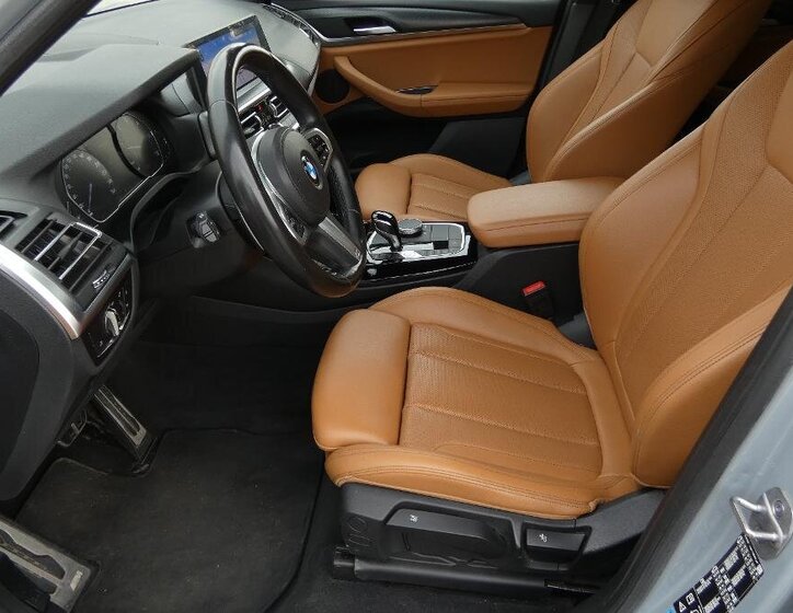 BMW X3 SUV / Terénní 2,0 l 140 kw