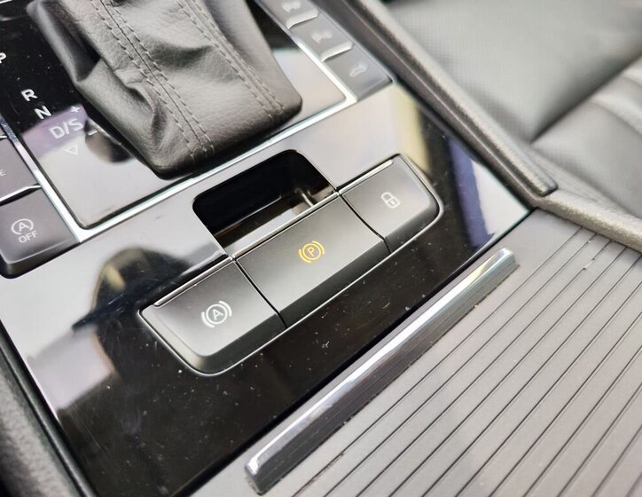 Škoda Superb Sedan / Limuzína 2,0 l 110 kw