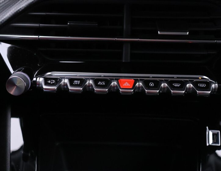 Peugeot 2008 SUV / Terénní 1,2 l 74 kw