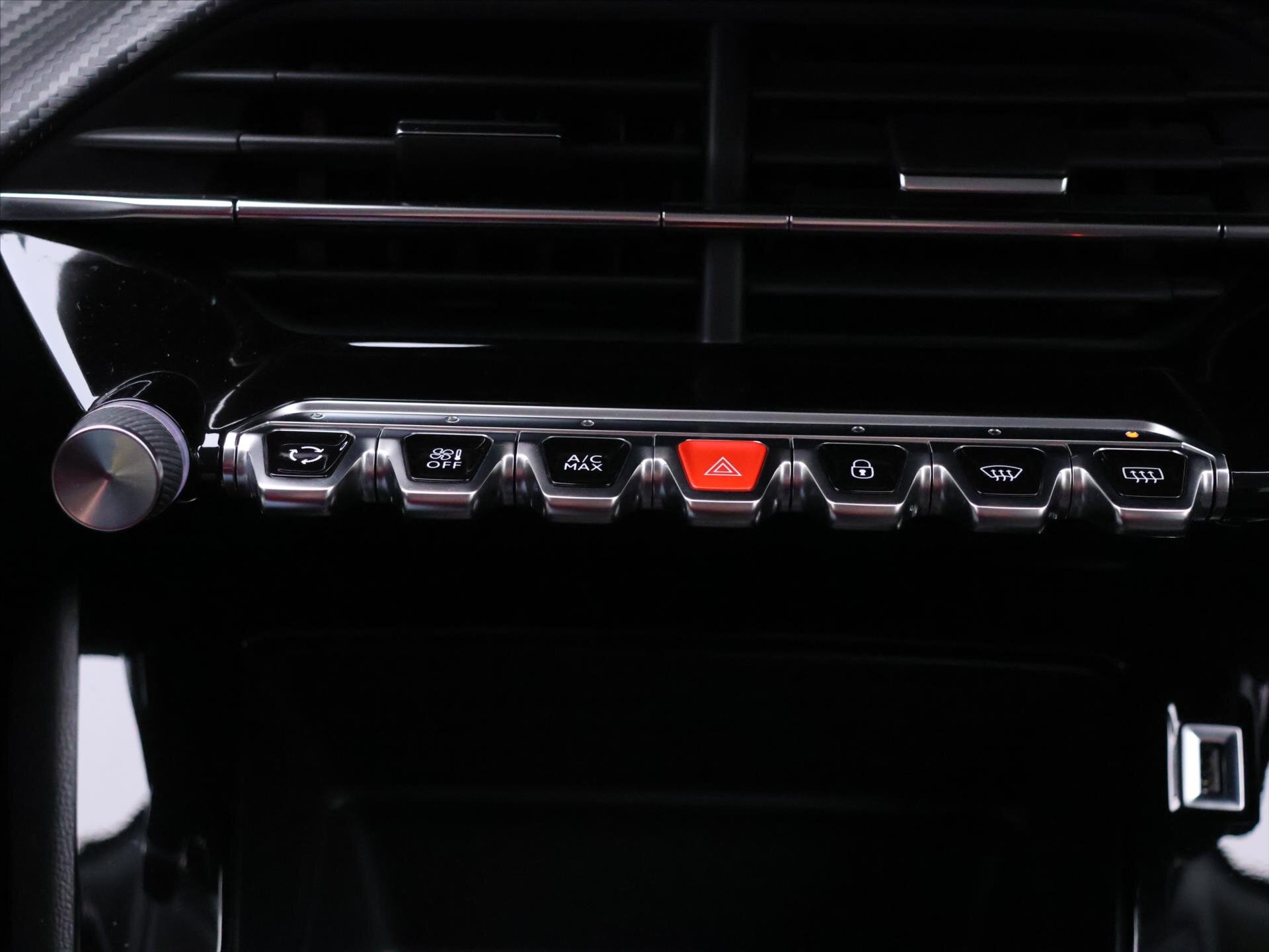 Peugeot 2008 SUV / Terénní 1,2 l 74 kw