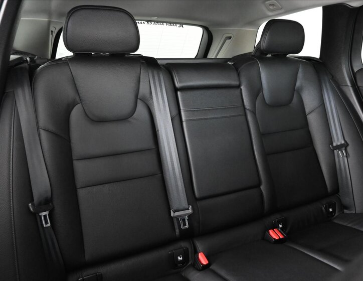 Volvo V60 Kombi 2,0 l 145 kw