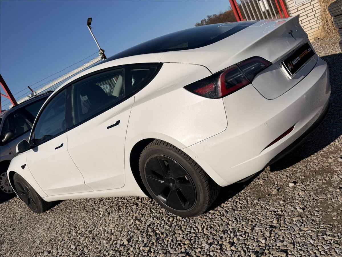 Tesla Model 3 Sedan / Limuzína 0,0 100 kw
