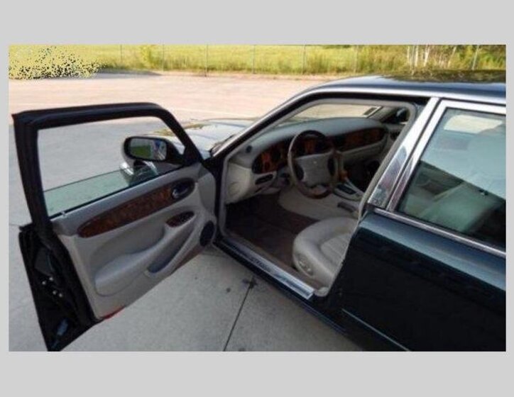 Jaguar XJ8 Sedan 0,0 209 kw