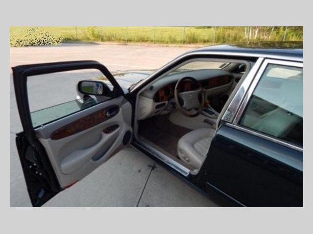 Jaguar XJ8 Sedan 0,0 209 kw