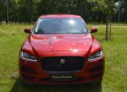 Jaguar F-Pace 2